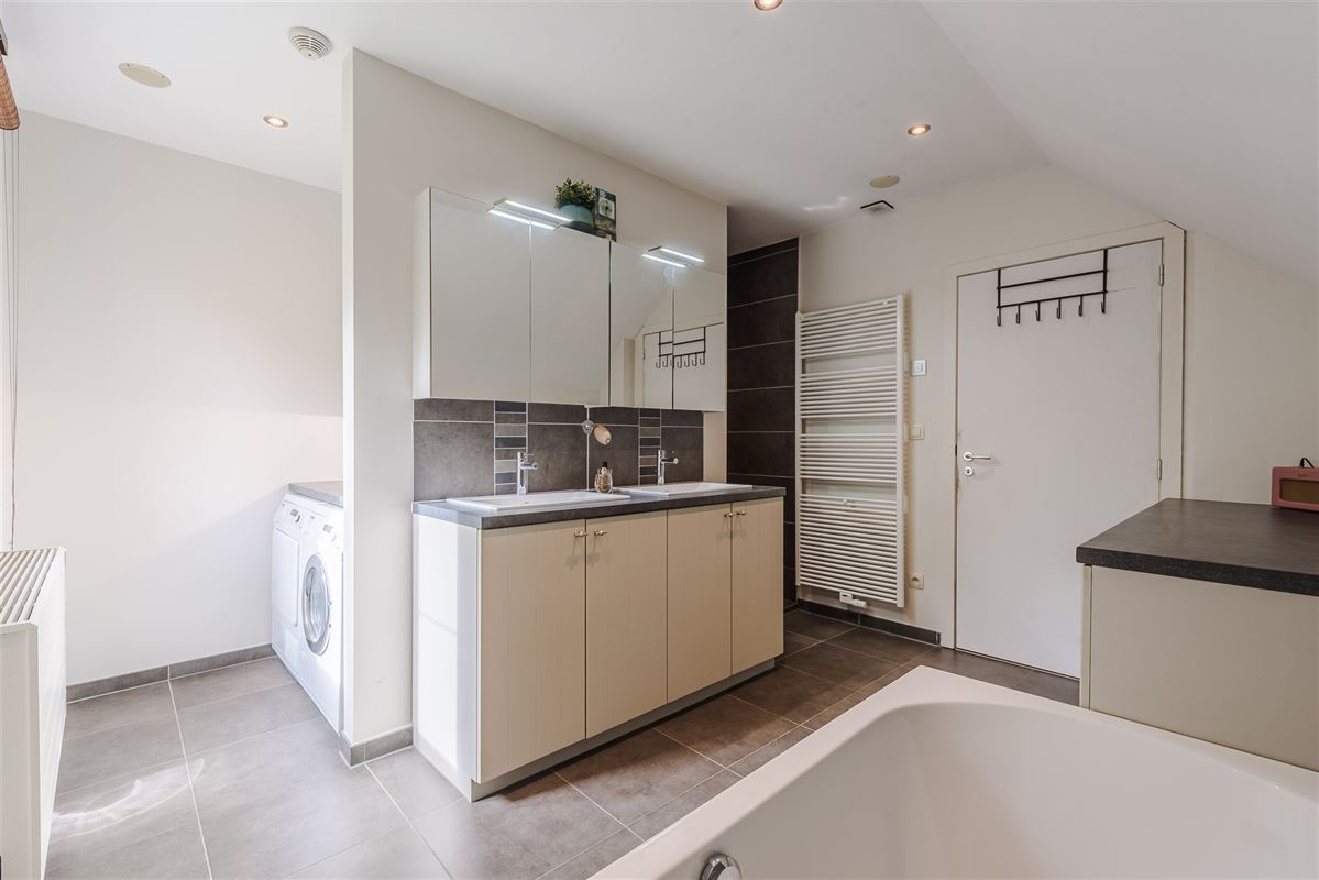 EXCLUSIEF WONEN IN HET GROEN OP 1.806 M² MET EPC A+++