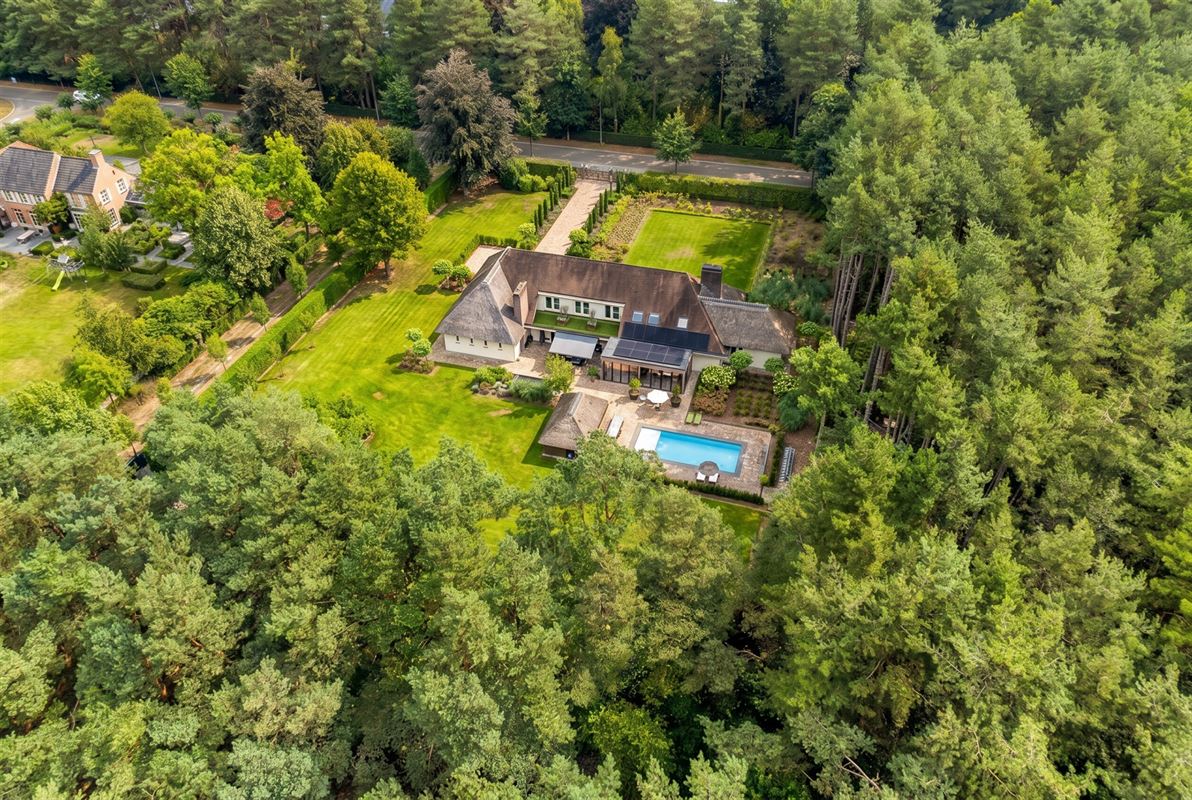 Landelijke luxe: unieke villa op ca. 11.000 m² privé-domein