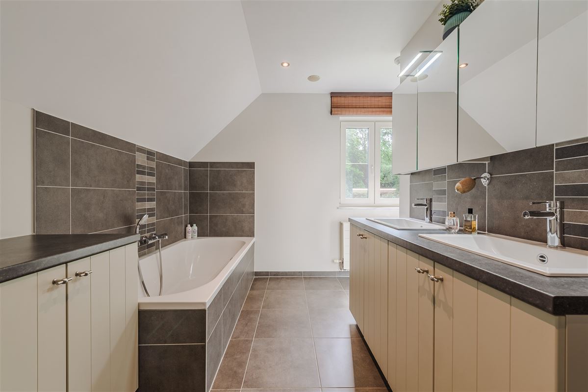 EXCLUSIEF WONEN IN HET GROEN OP 1.806 M² MET EPC A+++