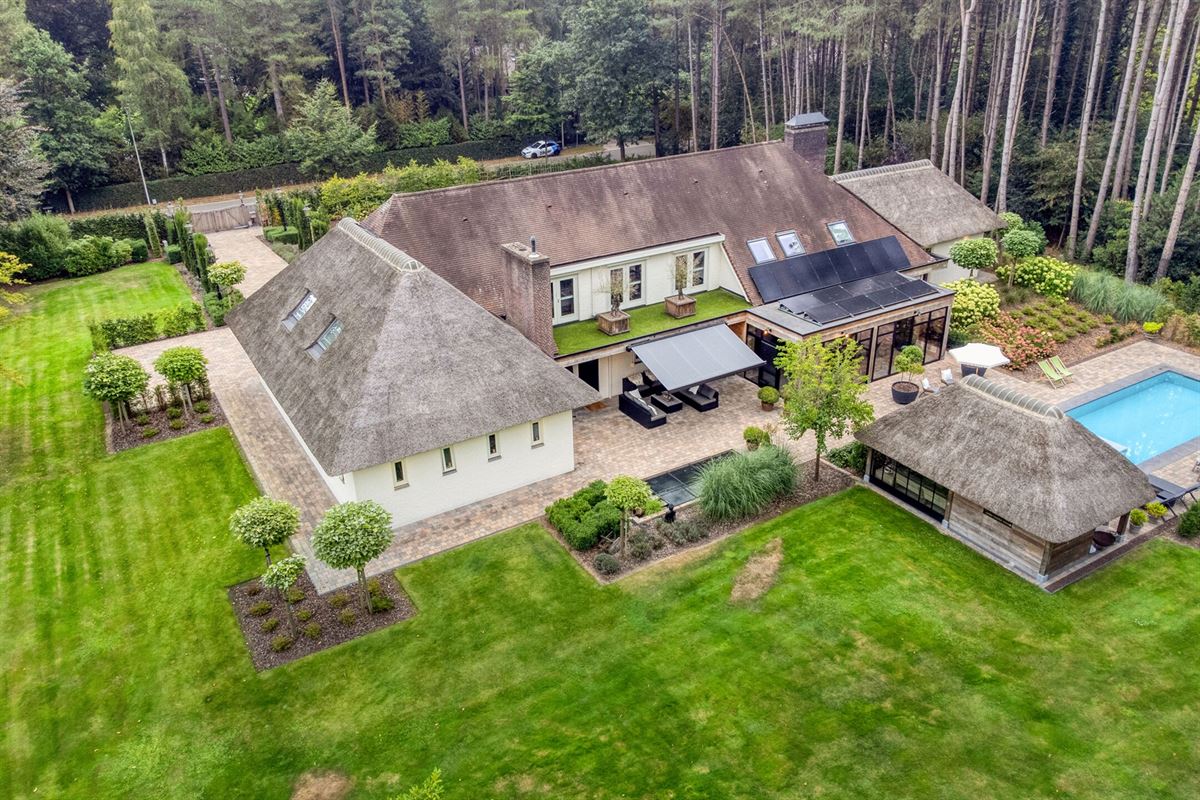 Landelijke luxe: unieke villa op ca. 11.000 m² privé-domein