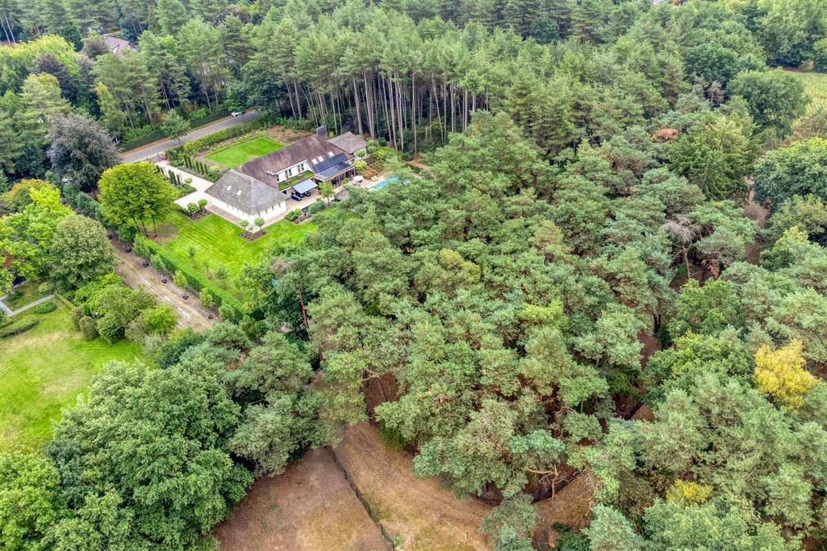 Landelijke luxe: unieke villa op ca. 11.000 m² privé-domein