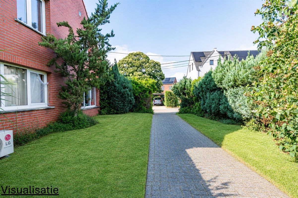 Eigendom met herontwikkelingspotentieel en diepe tuin