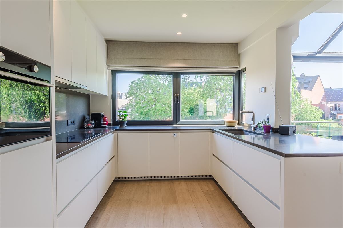 Stijlvolle bel-etagewoning met zonnige tuin