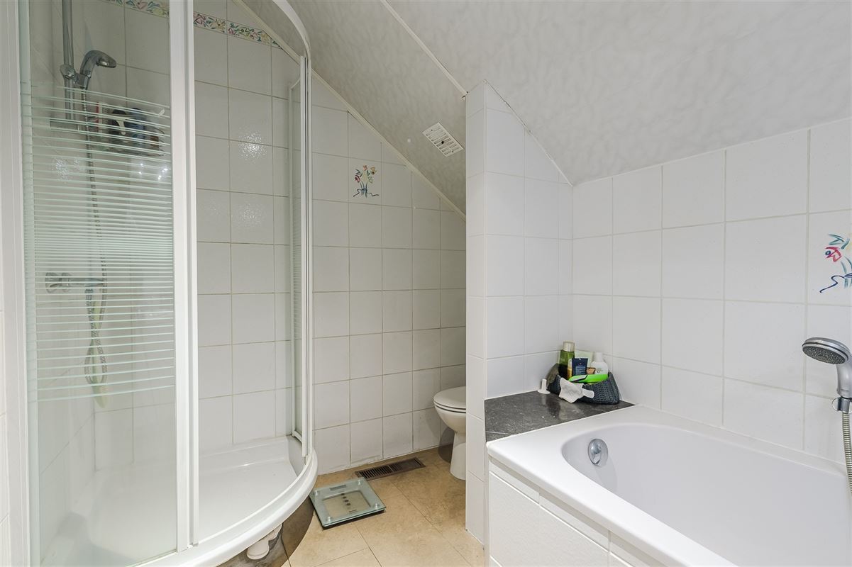 Stijlvolle bel-etagewoning met zonnige tuin