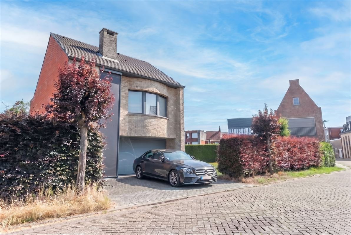 Stijlvolle bel-etagewoning met zonnige tuin