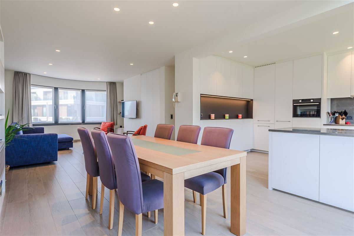 Stijlvolle bel-etagewoning met zonnige tuin