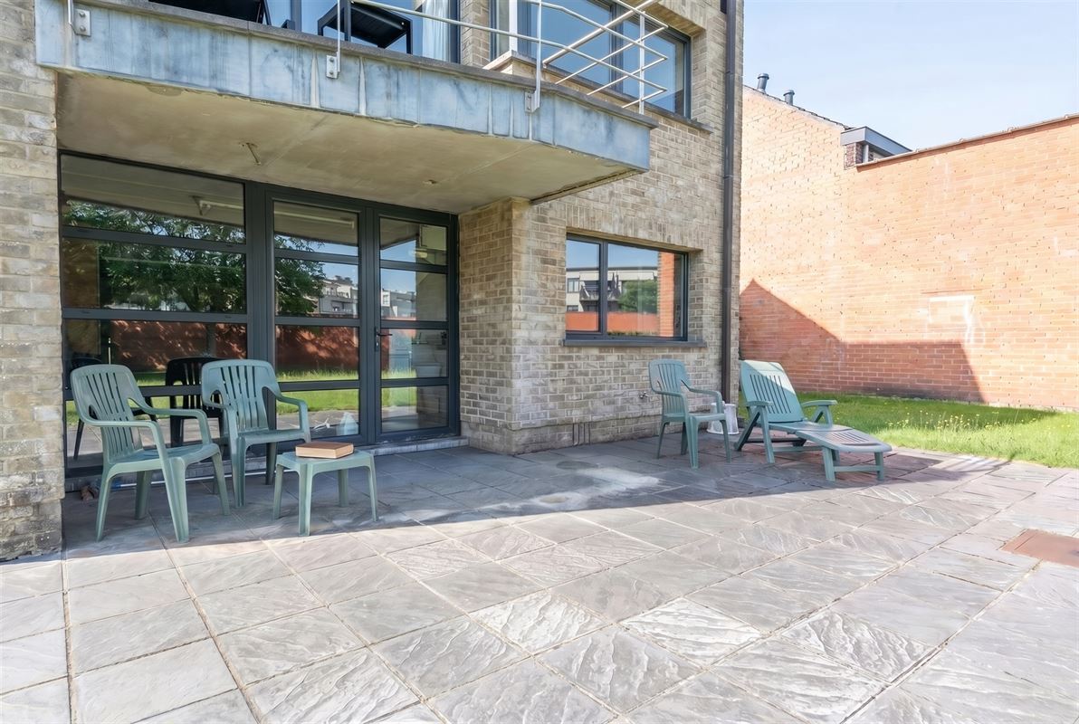 Stijlvolle bel-etagewoning met zonnige tuin