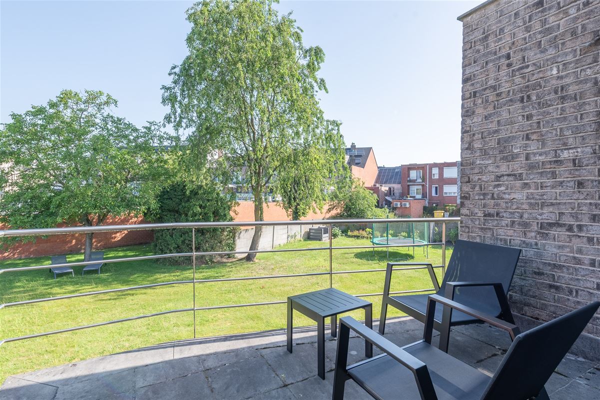 Stijlvolle bel-etagewoning met zonnige tuin