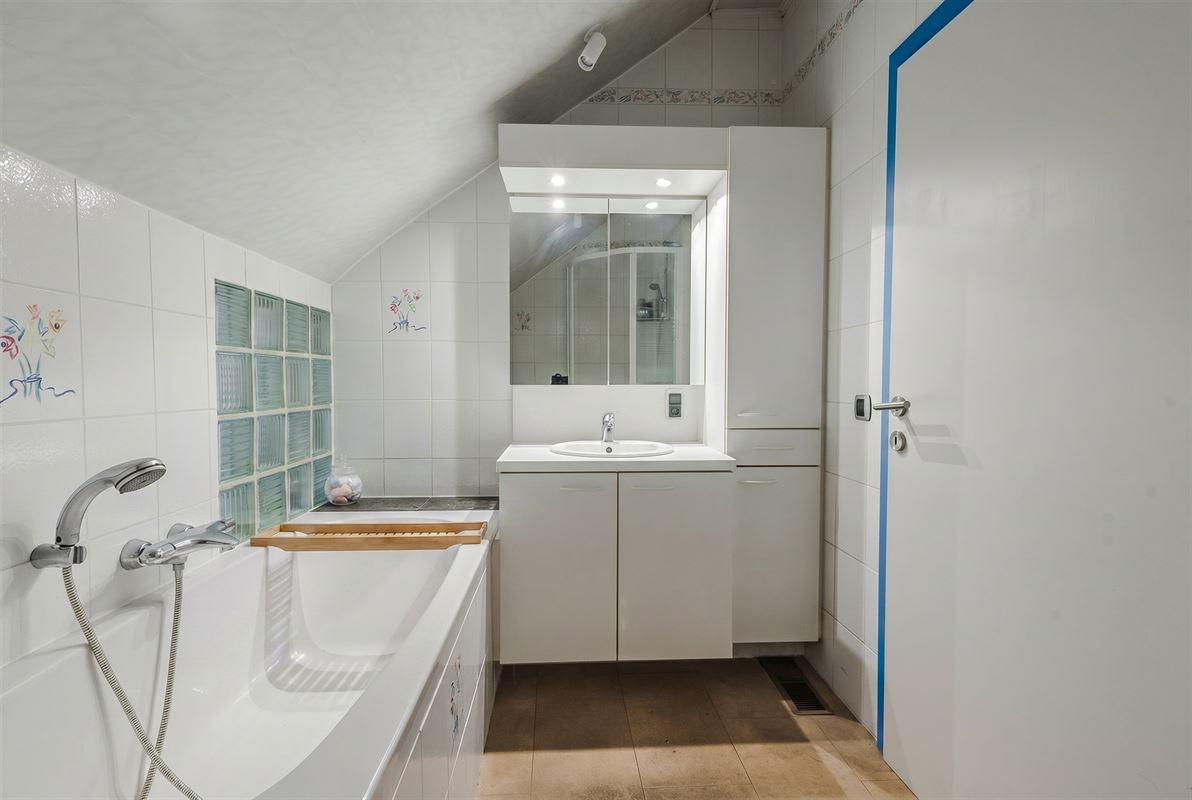 Stijlvolle bel-etagewoning met zonnige tuin
