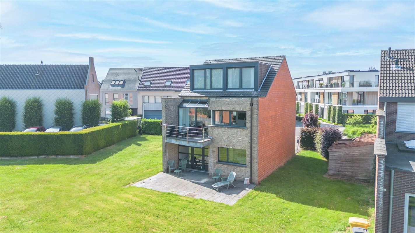 Stijlvolle bel-etagewoning met zonnige tuin