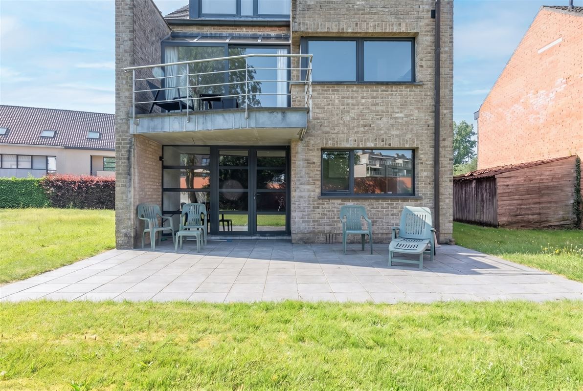 Stijlvolle bel-etagewoning met zonnige tuin