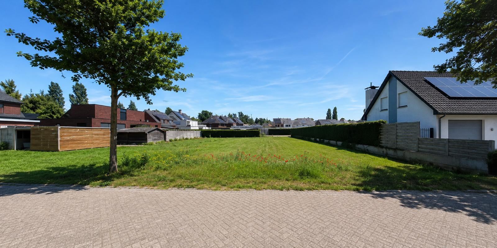 Bouwgrond van 513 m² voor halfopen woning met ruime tuin
