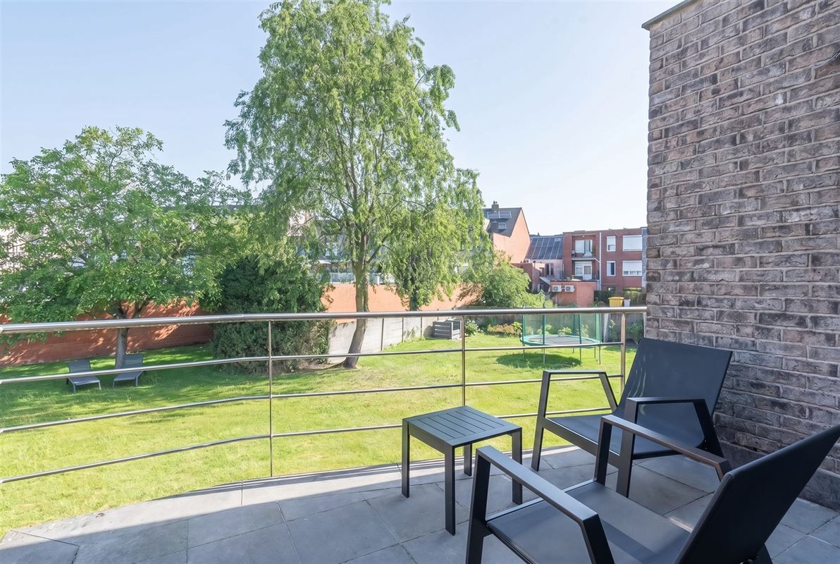 Stijlvolle bel-etagewoning met zonnige tuin
