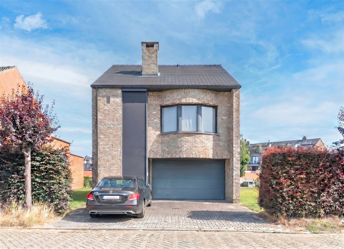 Stijlvolle bel-etagewoning met zonnige tuin