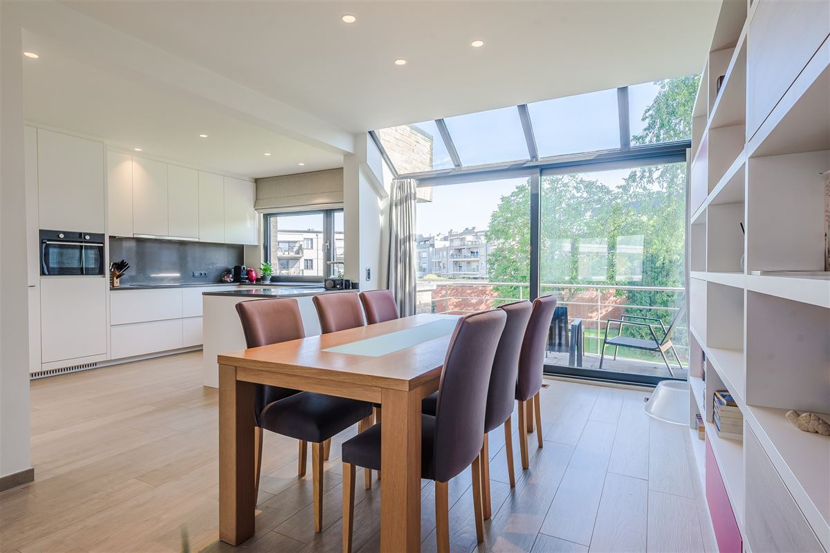 Stijlvolle bel-etagewoning met zonnige tuin