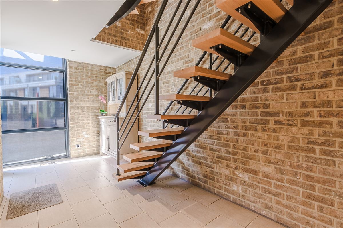 Stijlvolle bel-etagewoning met zonnige tuin