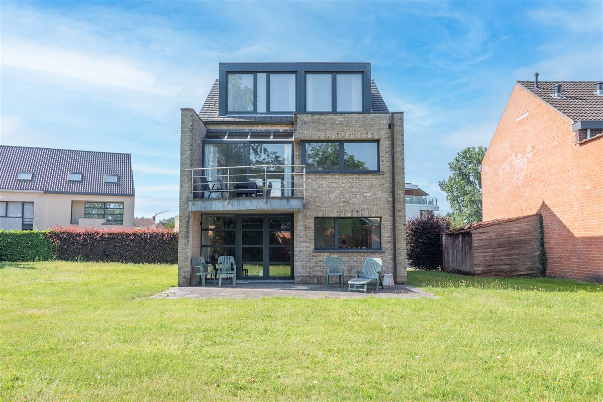 Stijlvolle bel-etagewoning met zonnige tuin