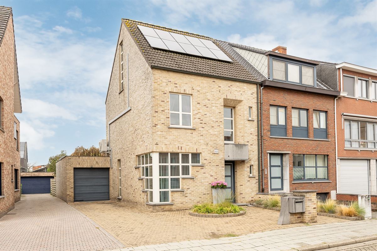 Instapklare woning met 4 slaapkamers en garage