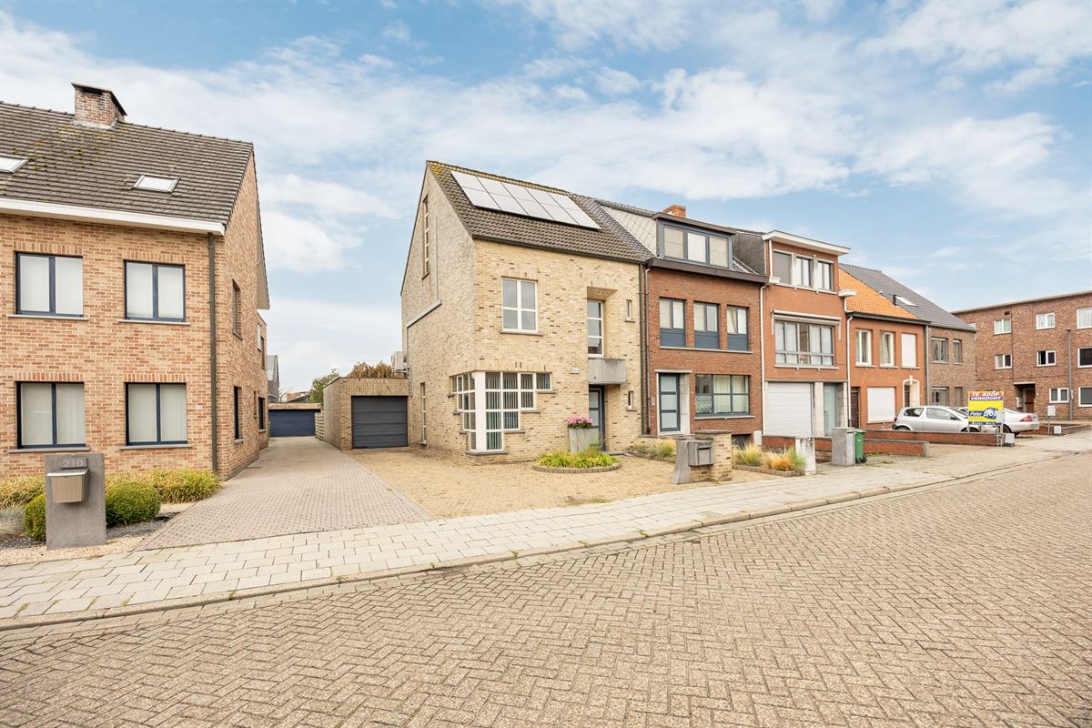 Instapklare woning met 4 slaapkamers en garage