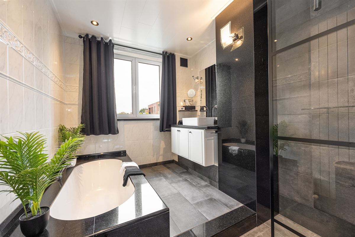 Instapklare woning met 4 slaapkamers en garage