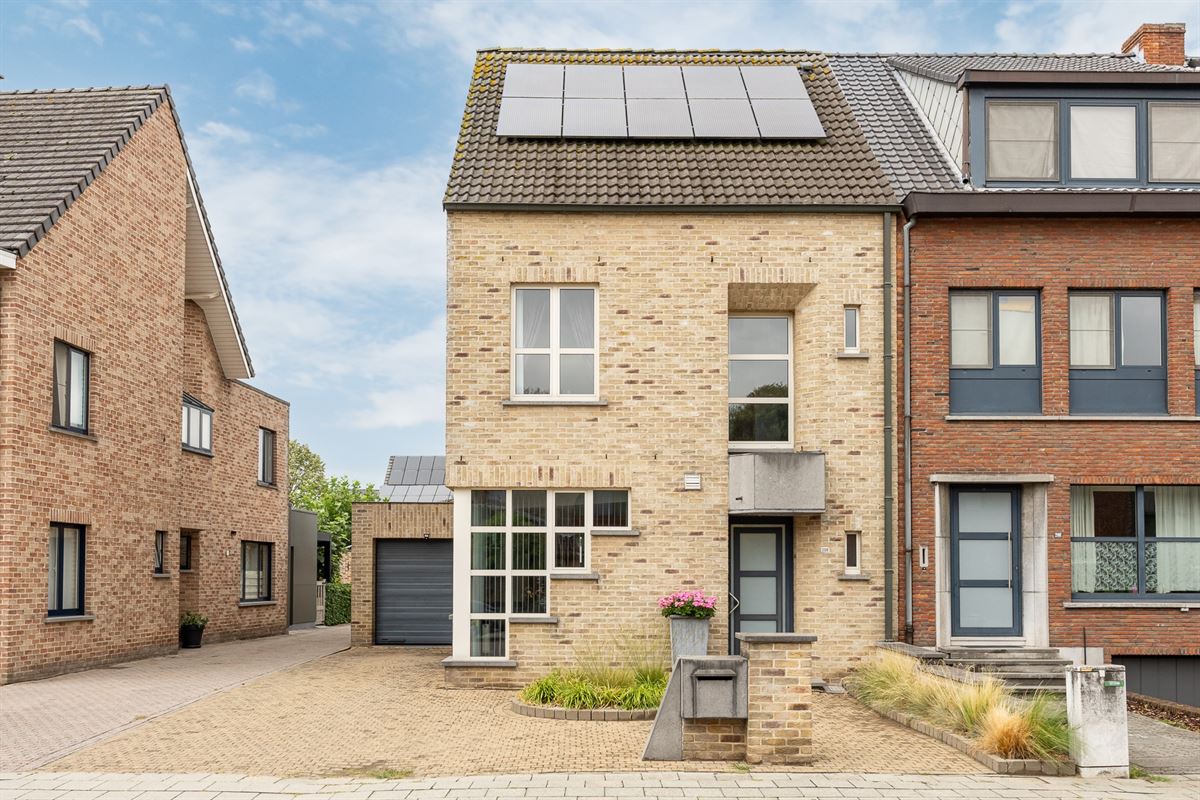 Instapklare woning met 4 slaapkamers en garage