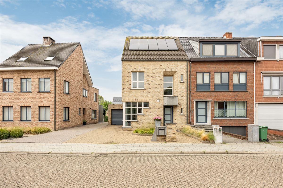 Instapklare woning met 4 slaapkamers en garage