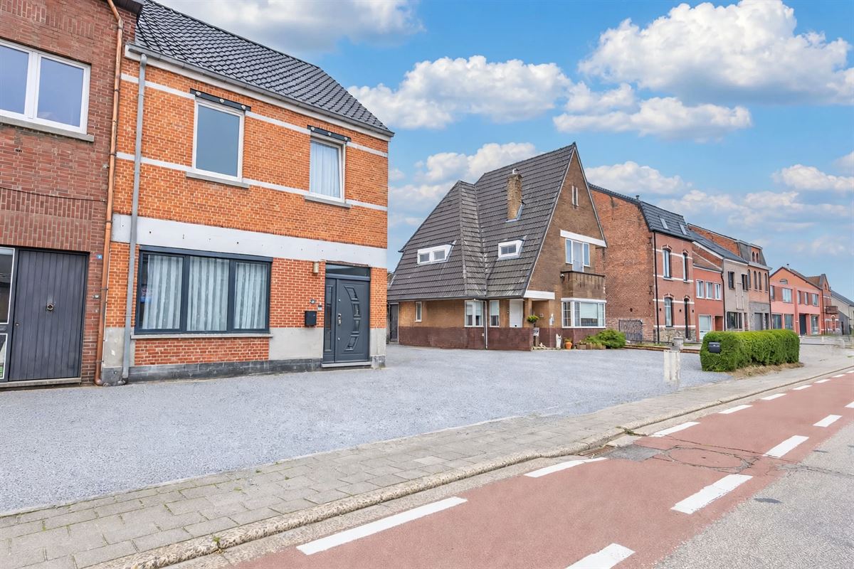 instapklare 3 gevelhuis op 945 m² met 6 slpks en 4 garages