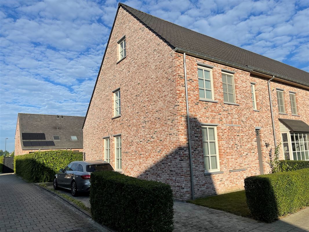 Woonhuis met tuin en garage
