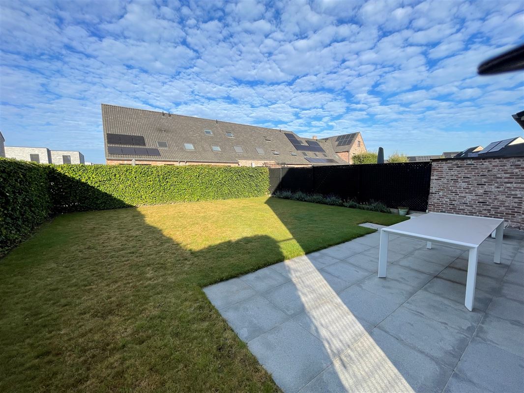 Woonhuis met tuin en garage