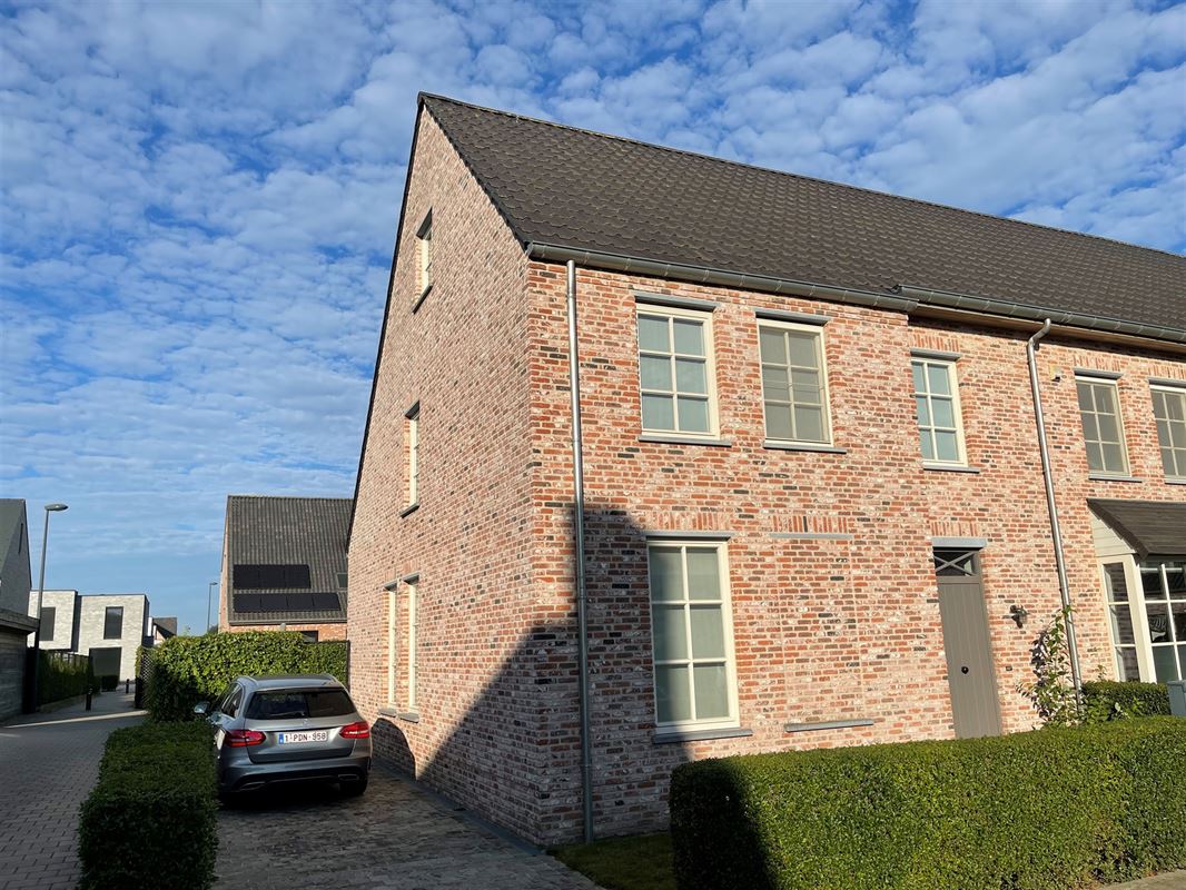 Woonhuis met tuin en garage