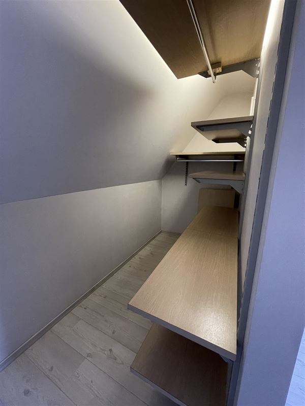 Appartement met terras en garage