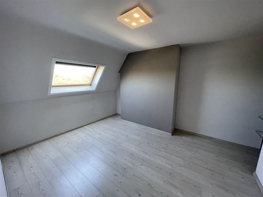 Appartement met terras en garage