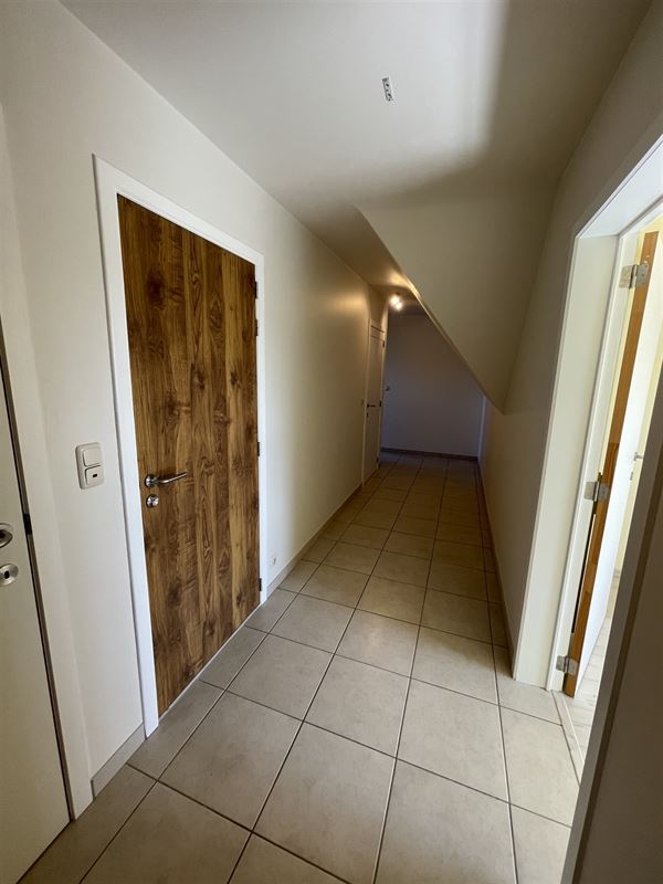 Appartement met terras en garage