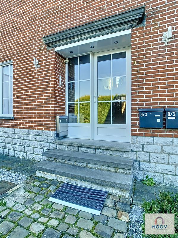 Studio situé au 1er étage d'une chouette copro !