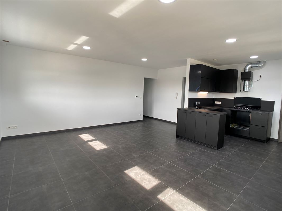 Magnifique appartement de coin dans un nouvel immeuble !