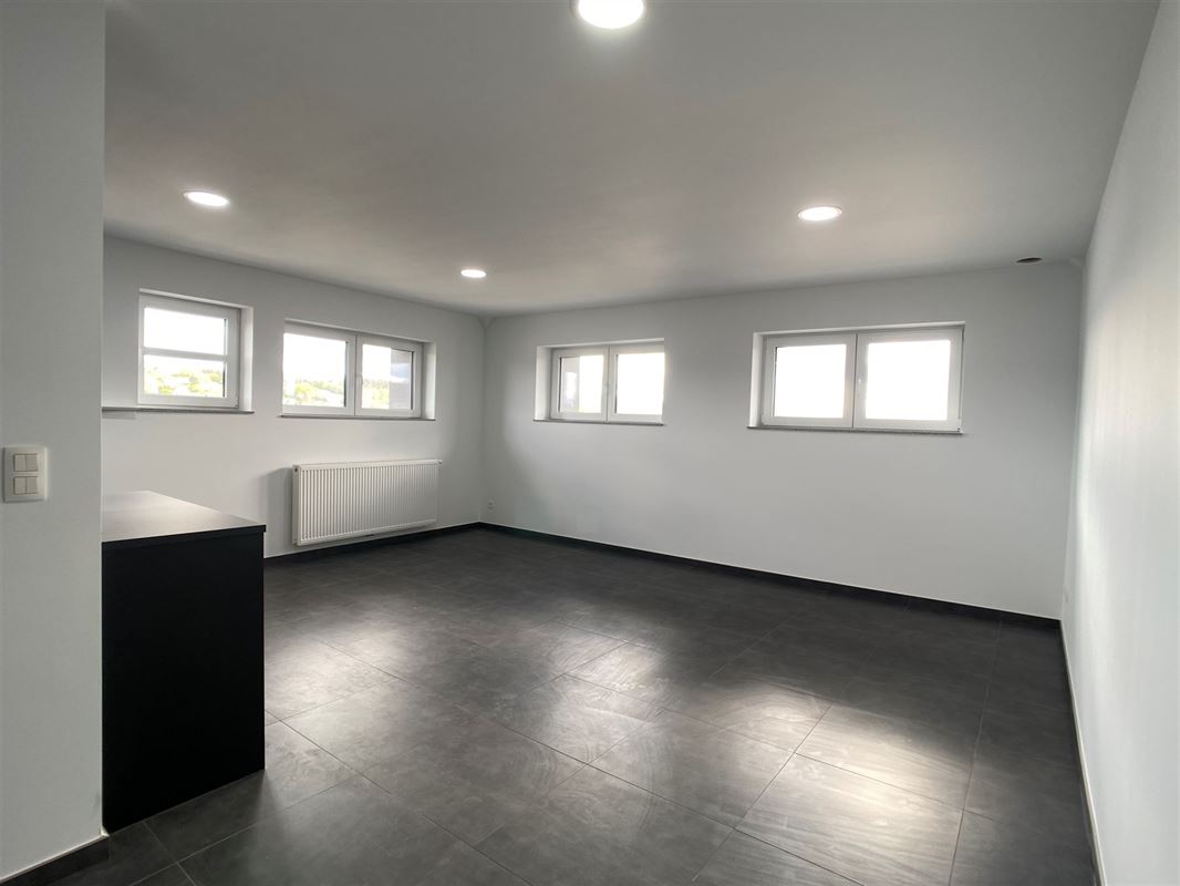 Magnifique appartement de coin dans un nouvel immeuble !