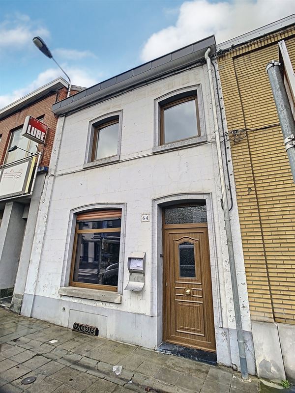 Maison totalement rénovée avec jardin ! En plein coeur de Tamines !