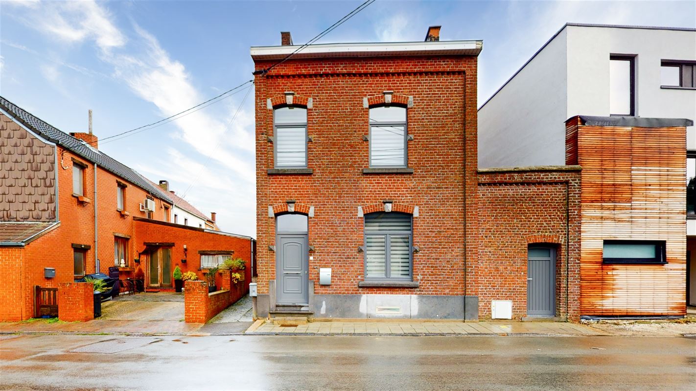 Spacieuse maison rénovée récemment avec jardin et 2 garages !