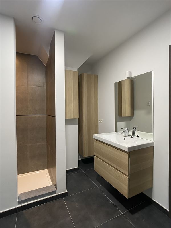 Magnifique appartement de coin dans un nouvel immeuble !