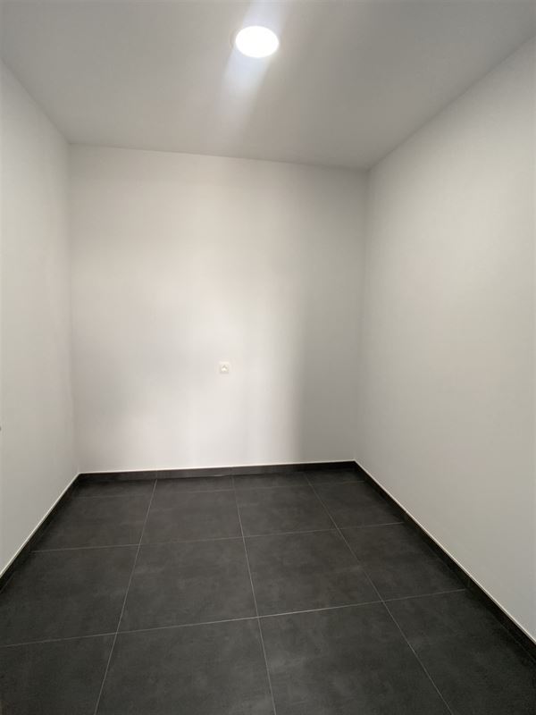 Magnifique appartement de coin dans un nouvel immeuble !