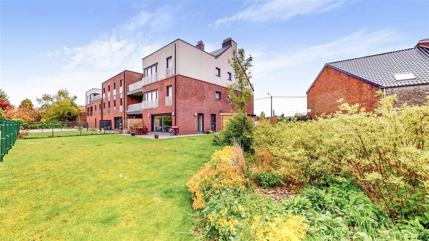Magnifique appartement rez-de-chaussée avec beau jardin et parking !