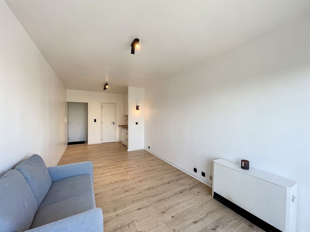 Beau studio rénové !!