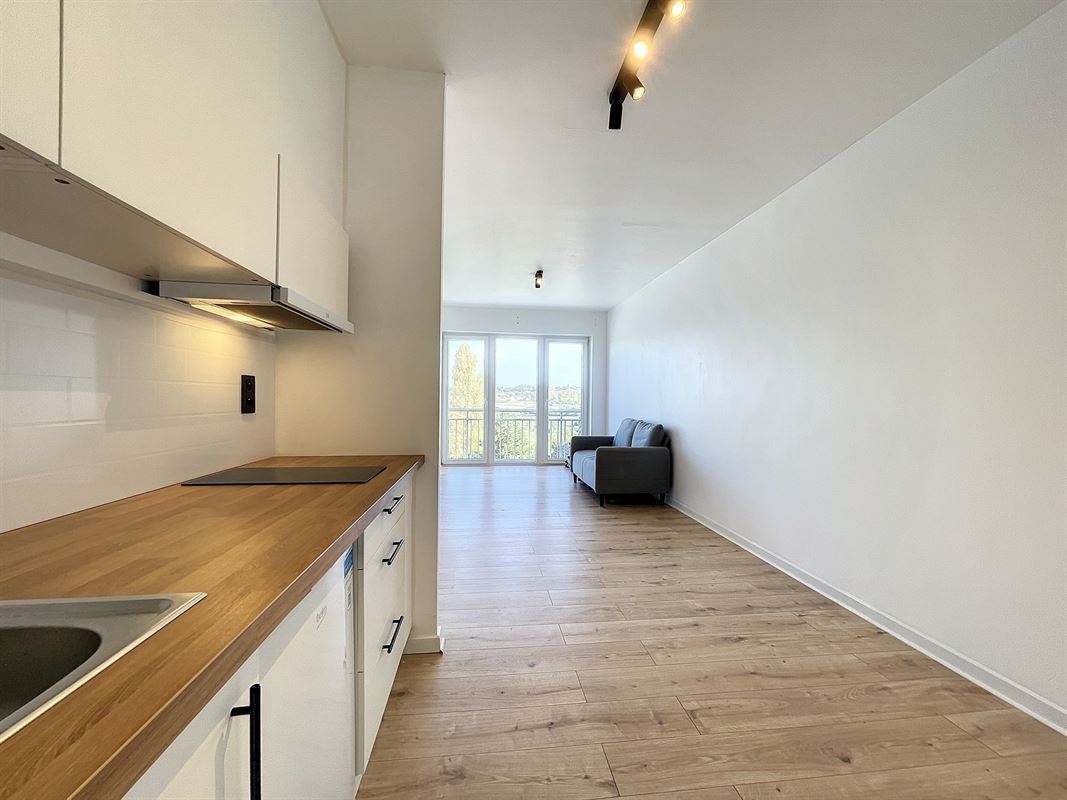 Beau studio rénové !!