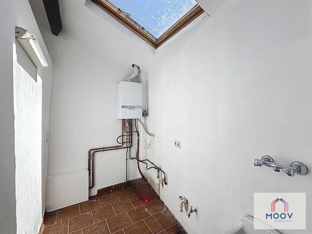 Spacieuse maison de coin offrant 4 chambres !