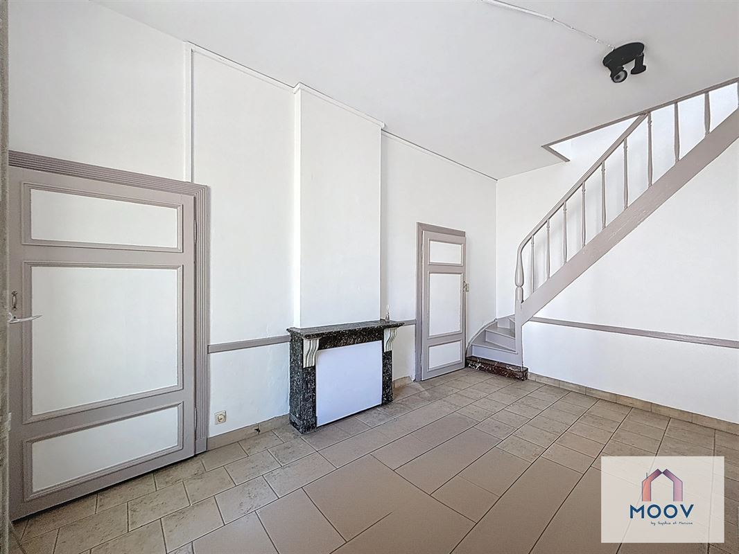 Spacieuse maison de coin offrant 4 chambres !