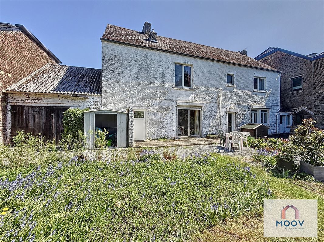Maison aux beaux volumes, idéalement située dans un quartier calme.