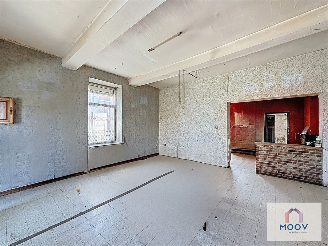 Maison 3 façades 3 chambres avec jardin et parking! A rénover !