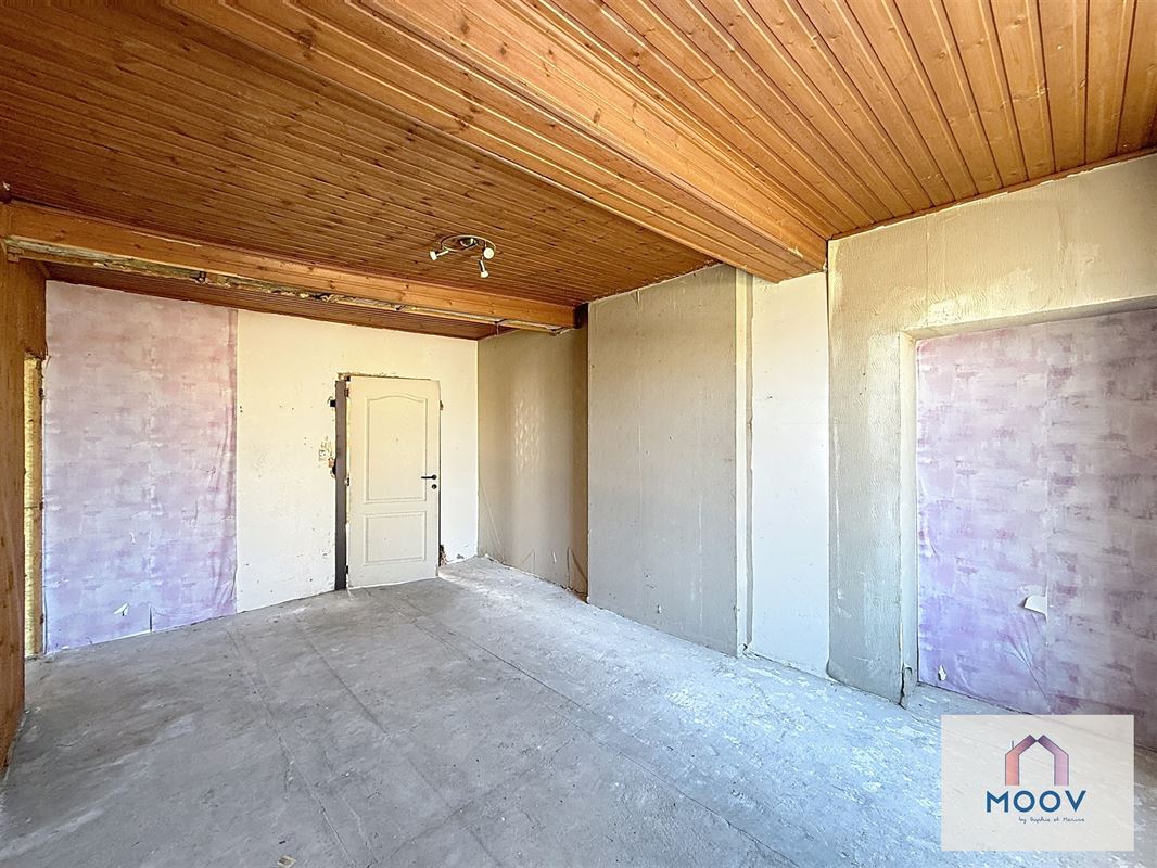 Maison 3 façades 3 chambres avec jardin et parking! A rénover !