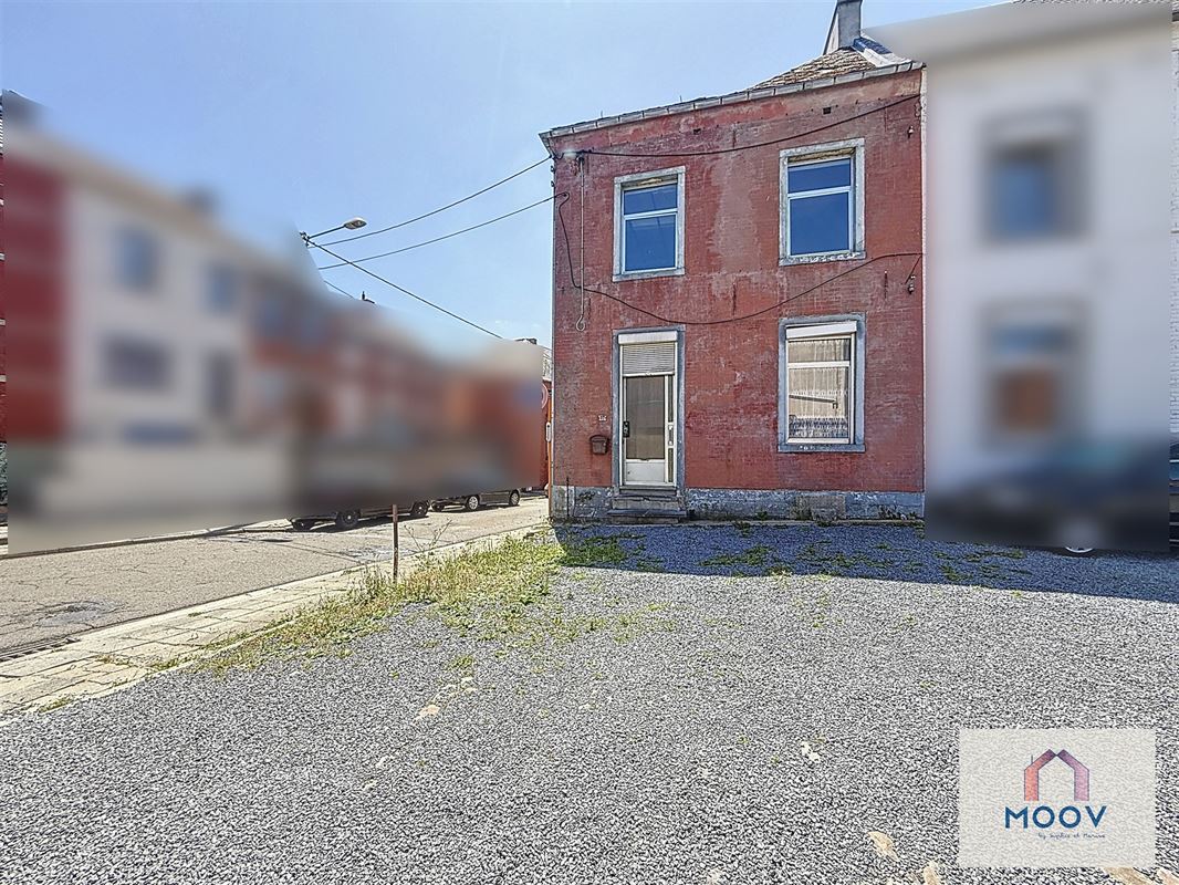 Maison 3 façades 3 chambres avec jardin et parking! A rénover !