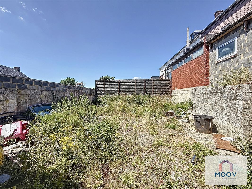 Maison 3 façades 3 chambres avec jardin et parking! A rénover !